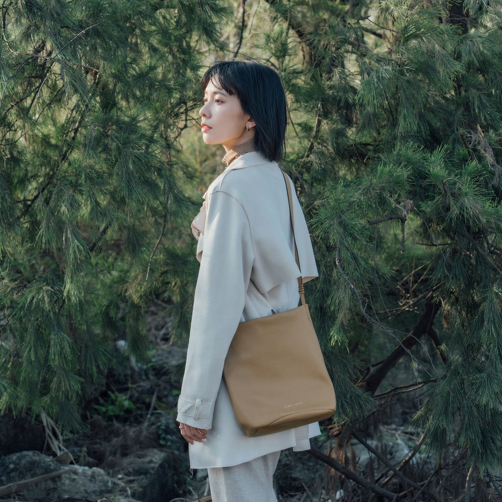 Samuel Ashley - Narissa Leather Bucket Bag in smooth clay