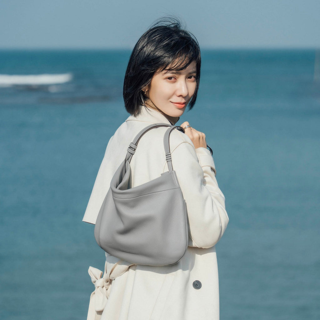 Samuel Ashley - Merly Half-moon Leather Hobo in ash grey