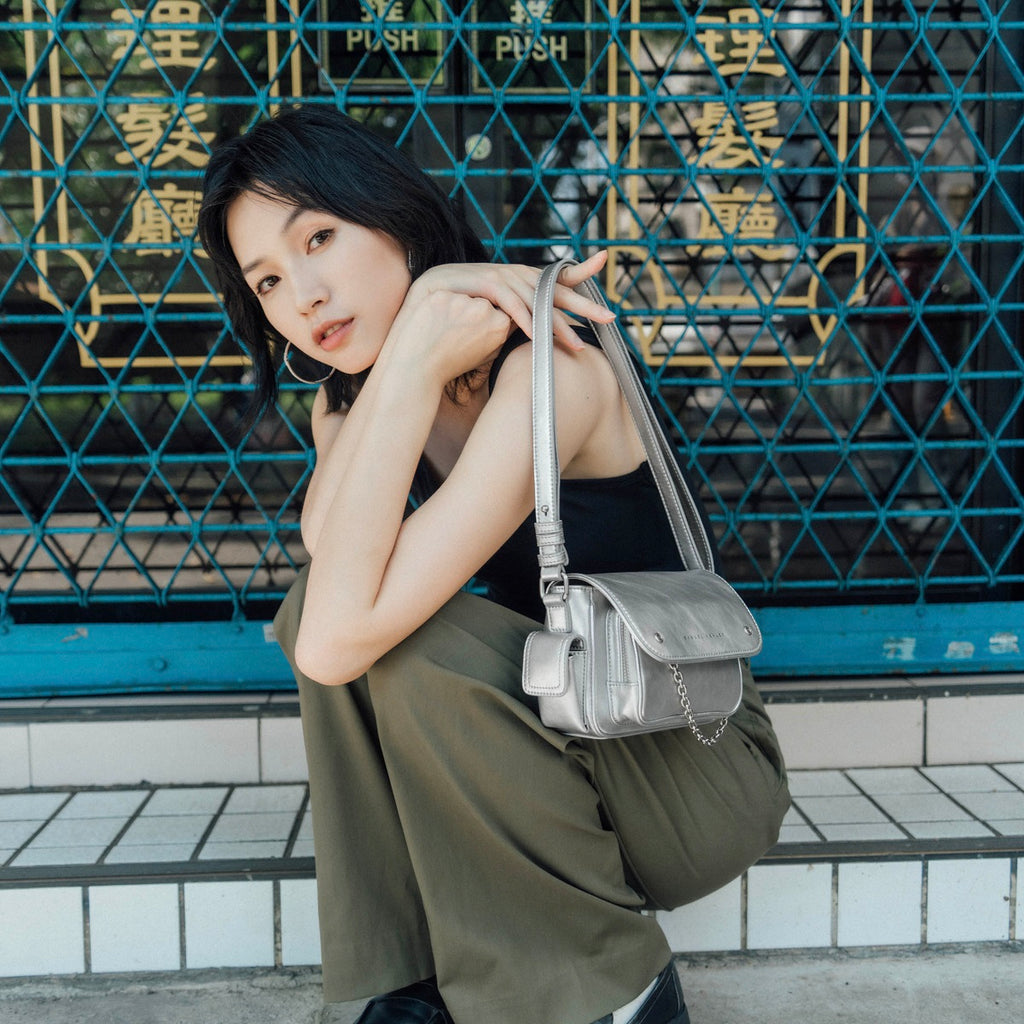 Samuel Ashley - Moona Leather Camera Bag in silver