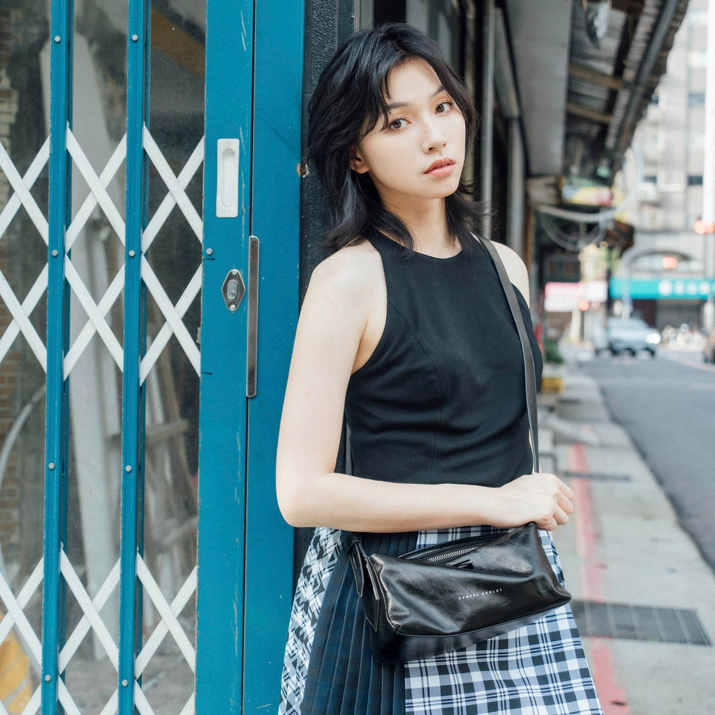 Samuel Ashley - Lumii Mini Leather Crossbody Bag in black